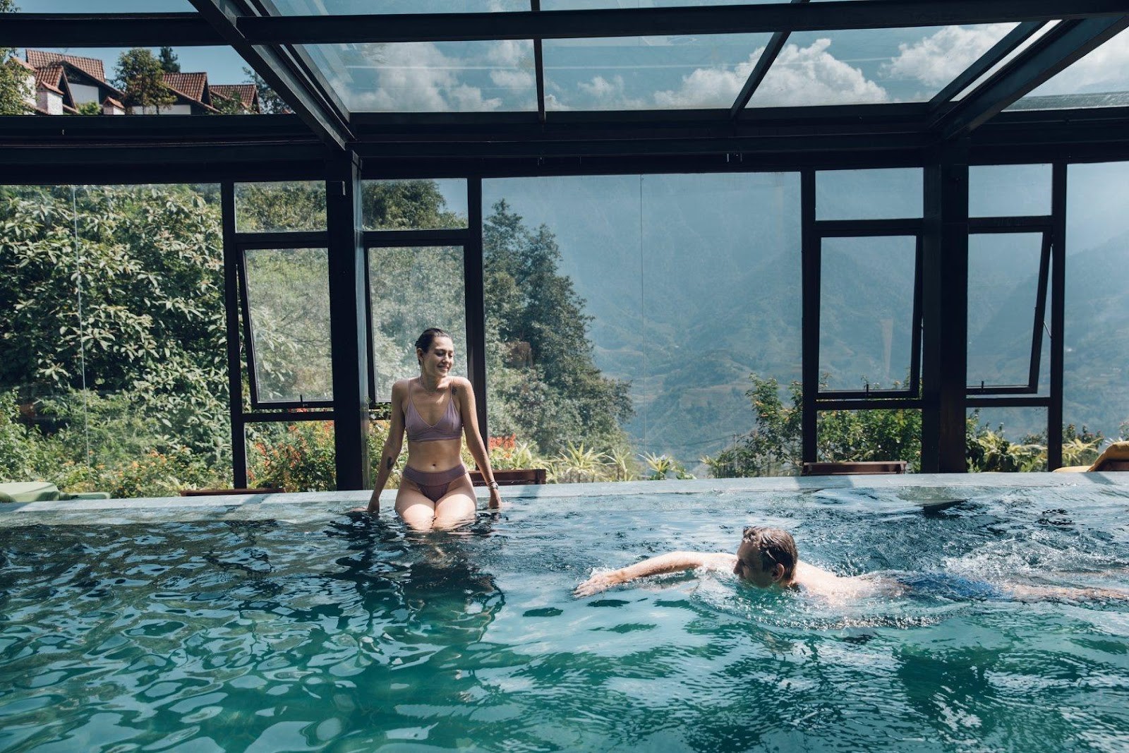Khách sạn Sapa Jade Hill Resort có bể bơi với view thung lũng và núi đồi tuyệt đẹp để bạn có không gian thư giãn tuyệt vời cùng thiên nhiên @SapaJadeHillResort